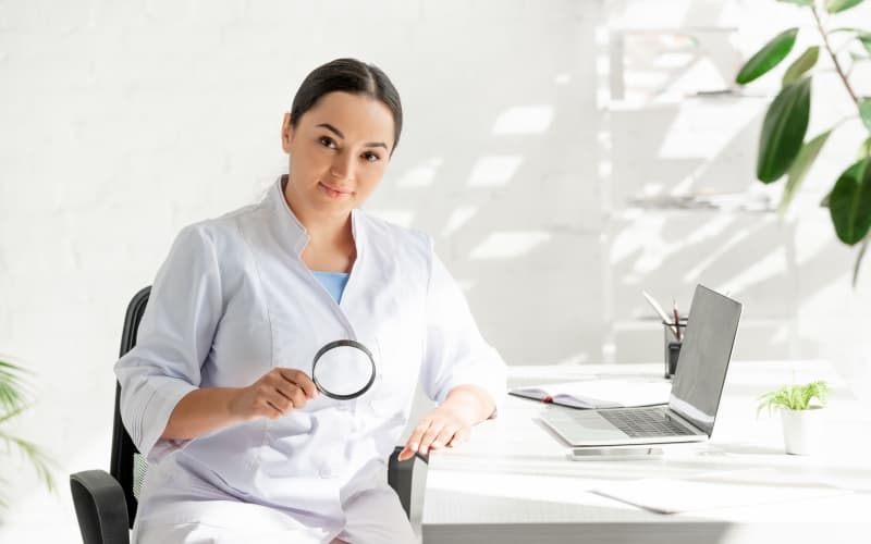 Изменения цвета, сосудистой сети, структуры и роста ногтей как признаки системного заболевания (JAAD, октябрь 2025)