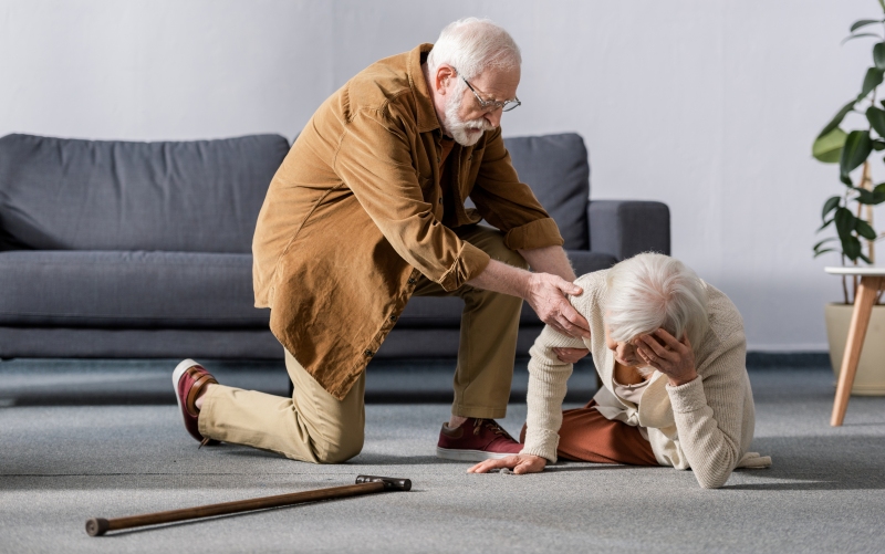 Профилактика падений при болезни Паркинсона (Movement Disorders Clinical Practice, август 2023)