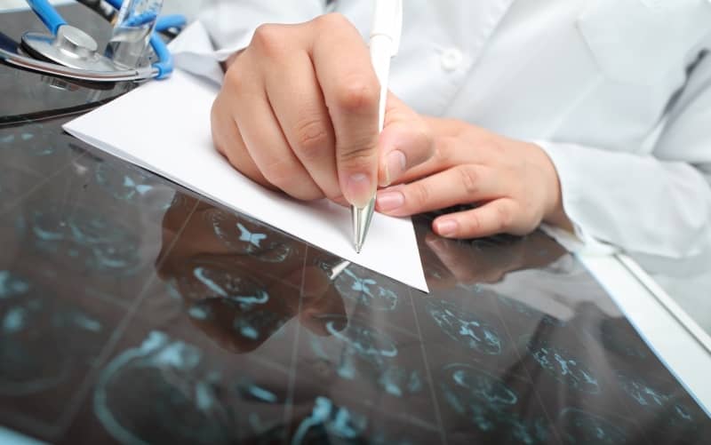 Стереотаксическая радиохирургия при артериовенозных мальформациях головного мозга: рекомендации Общества радиохирургии (Practical Radiation Oncology, апрель 2026)