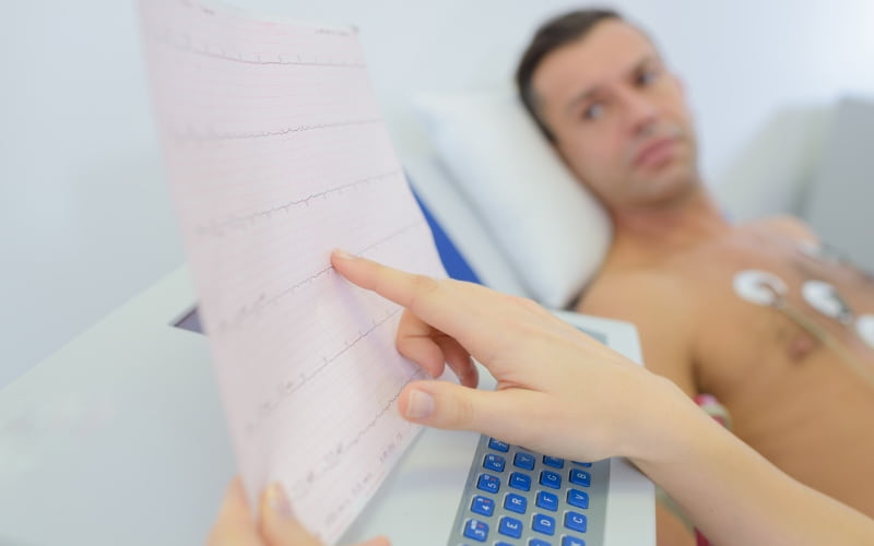 Современный обзор эхокардиографической визуализации деформации миокарда при аритмогенной кардиомиопатии (JASE, ноябрь 2025)