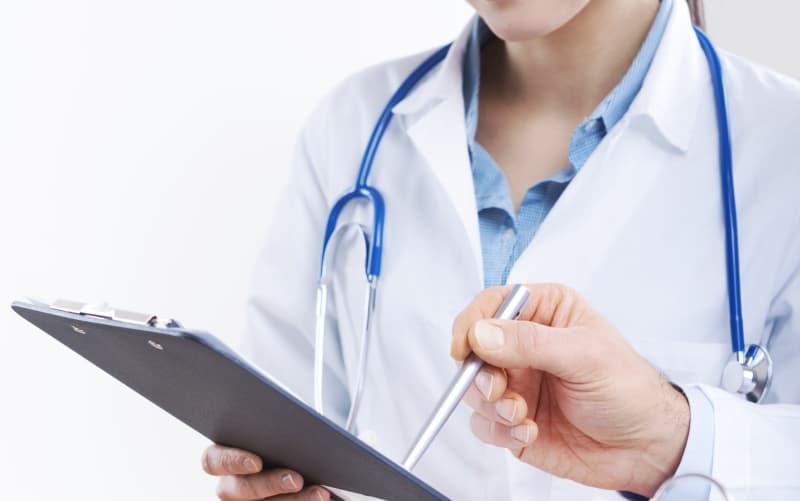 Влияние сопутствующих лекарственных препаратов на результаты лечения пациентов с онкологическими заболеваниями, получающих ингибиторы иммунных контрольных точек (Nature Reviews Cancer, декабрь 2025)