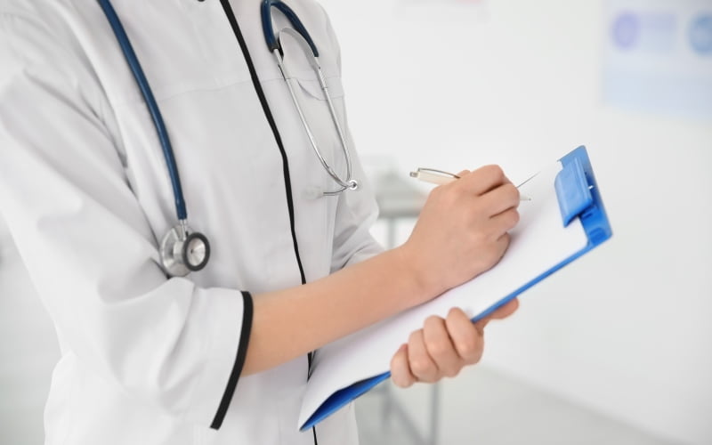 Лечение плоскоклеточного рака кожи: обзор литературы и обновленная информация (JAAD, ноябрь 2025)