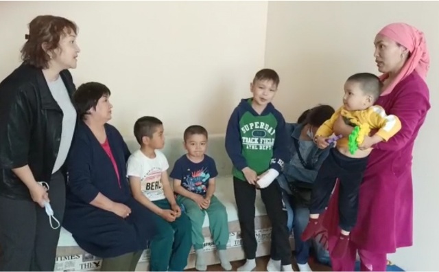 Сотрудники городской поликлиники №1 на дому провели медицинский осмотр детей с ограниченными возможностями